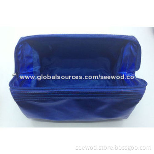 Fashionable makeup bag